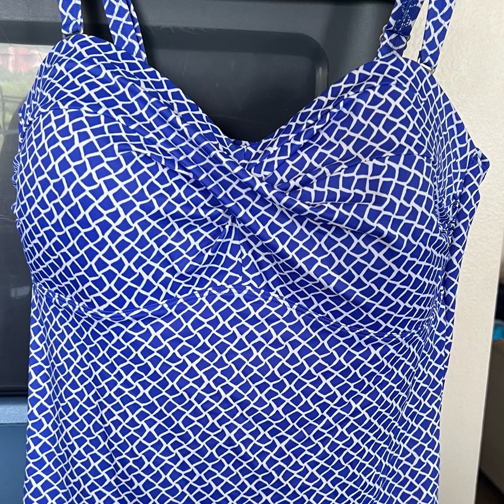 Swimsuit tankini top